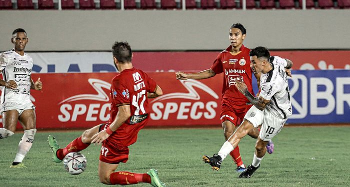 Hasil Pekan 13 dan Klasemen Liga 1: Ditutup Aksi Dramatis Kiper Bali United Gagalkan Penalti Marko Simic